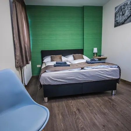 Bed & Breakfast Panzio *